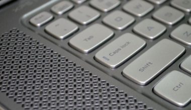 Suara Speaker Laptop Kecil, Pecah atau Hilang